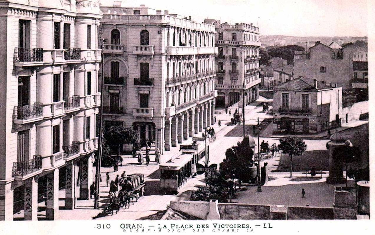 Oran - Place des Victoires .jpg